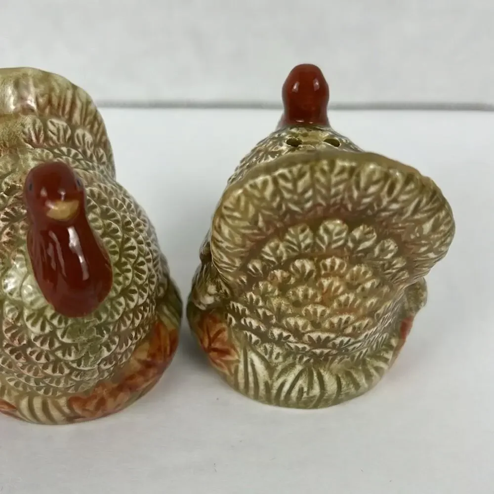 Turkey Salt Pepper Shaker Set Ceramic Brown Gold Green Thanksgiving Fall